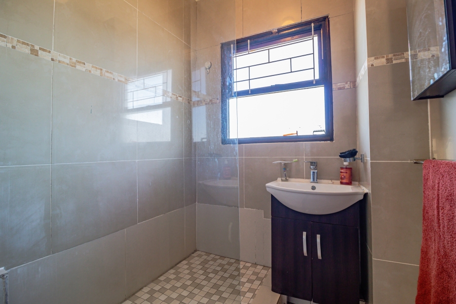 2 Bedroom Property for Sale in Claremont Western Cape